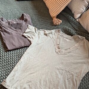 Aerie oversized  V-Neck T-Shirt set of 2